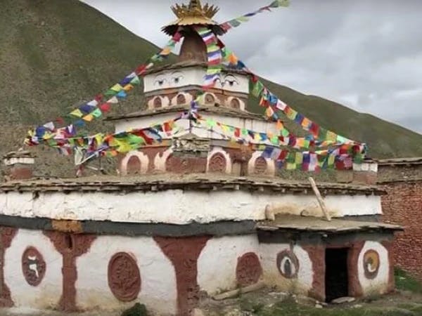 Stupa On Trek