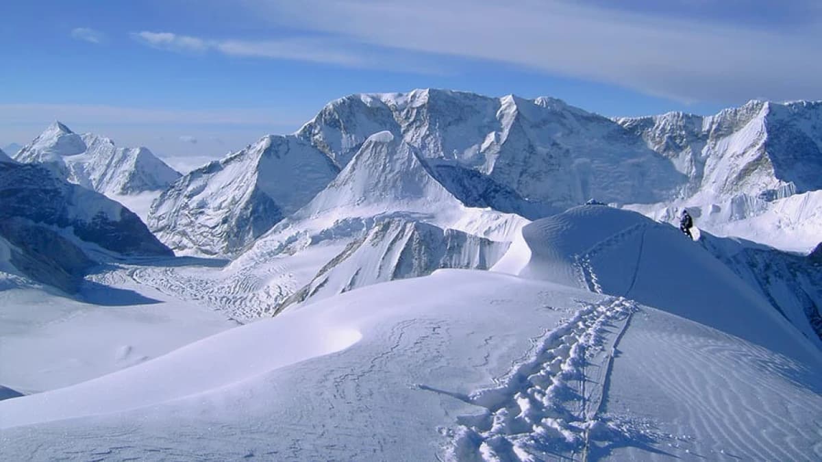 Climbing Baruntse Expedition