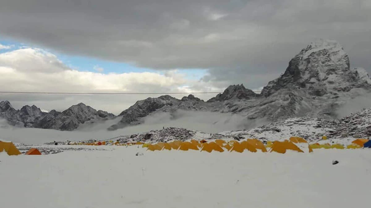Climbing Amadablam peak