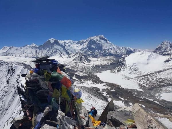 Amphu Laptch Pass