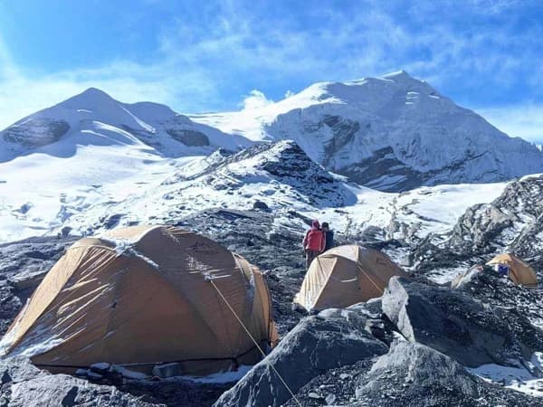 Chulu West Peak High Camp