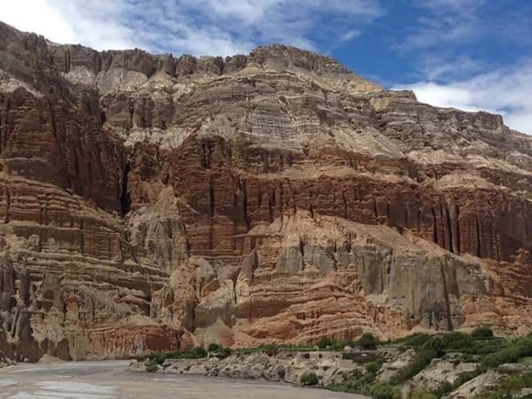 Mustang Red Cliffs